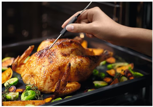 Electrolux - 700 Serisi SteamCrisp® Buharlı Pirolitik Temizleme Sistemli Wi-Fi 72 lt Siyah Ankastre Fırın