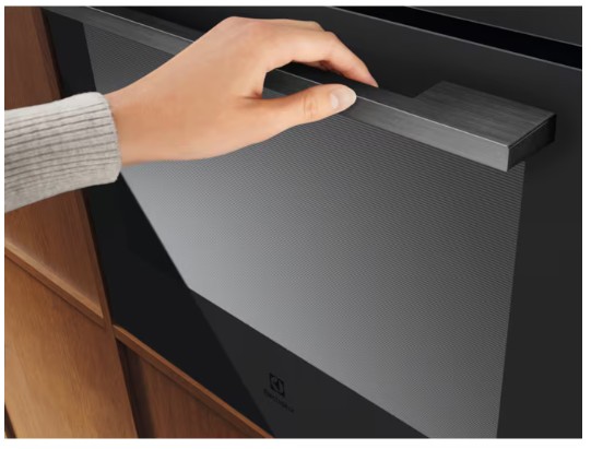 KOAAS3ST - Electrolux - 900 Serisi SteamPro Proassist Nem Sensörlü Buharlı Temizleme Sistemli Wi-Fi 70 lt Mat Siyah Ankastre Fırın