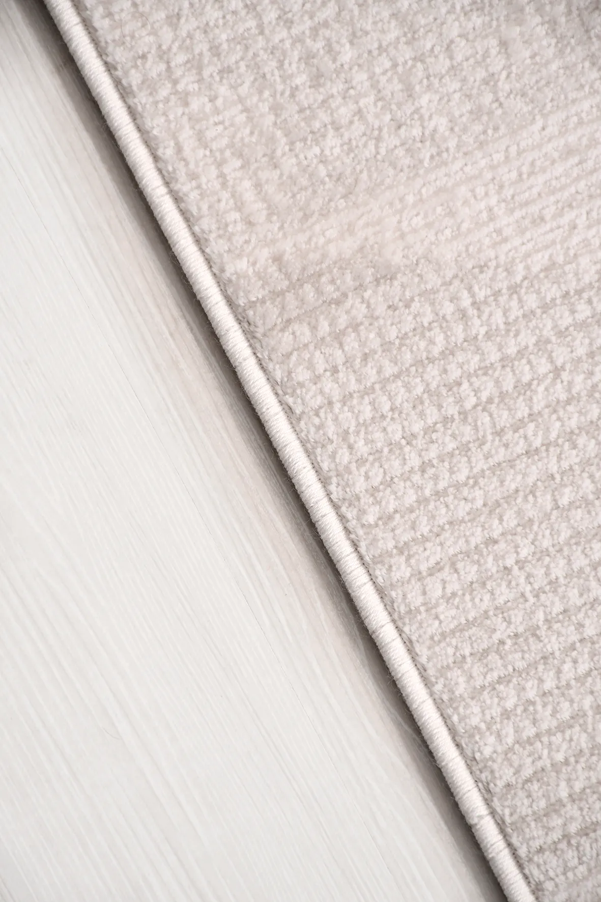 FREE-Vizon/Krem-Özel Ölçü-Salon,Oturma Odası ve Yatak Odası Halısı-Robot Süpürgeye Uyumlu-Kolay Temizlenebilir - Uygun Fiyat