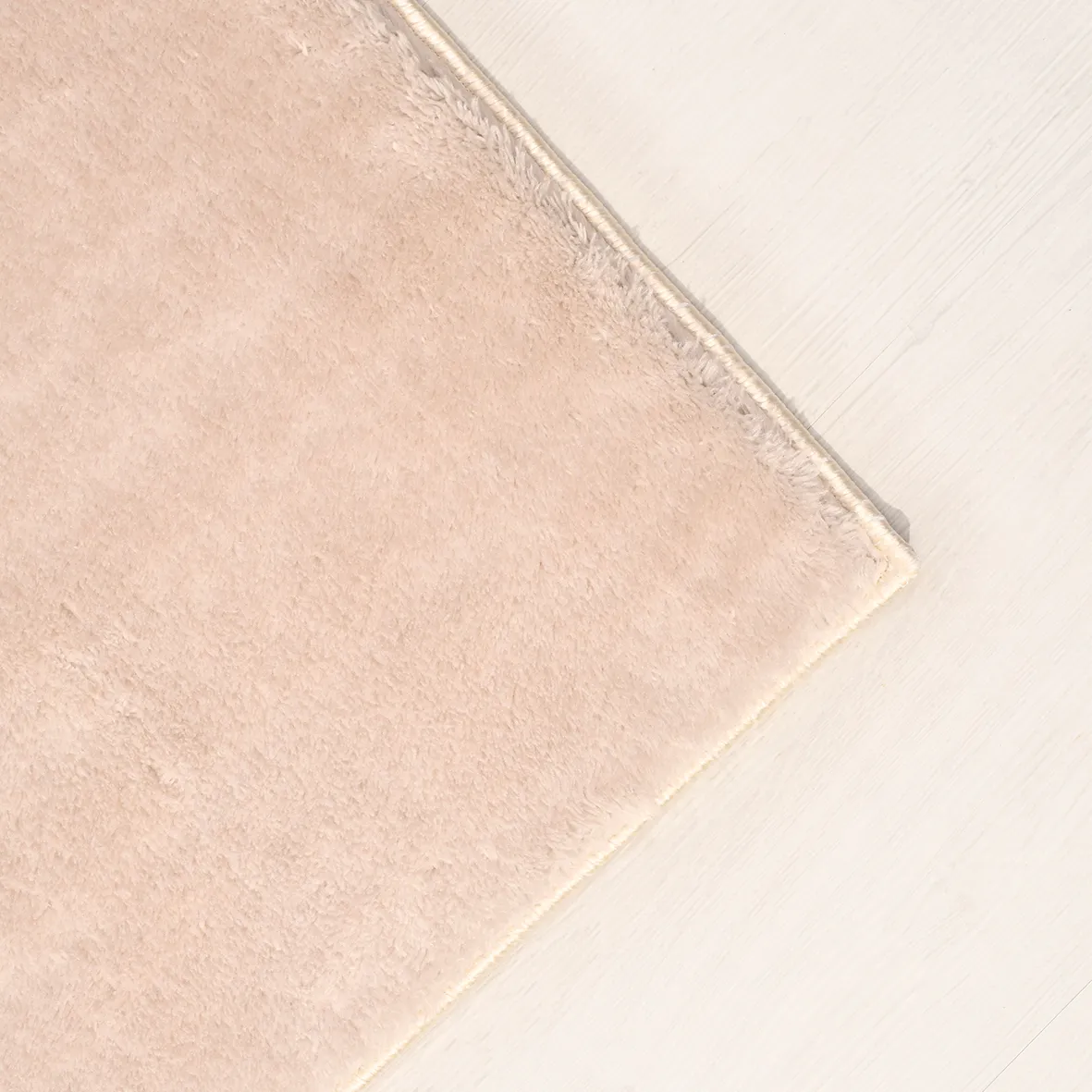 POLY Peluş Halı-Bej- Salon-Mutfak-Antre-Oturma Odası-Yumuşak-Kaymaz Taban-Yıkanabilir–Modern-Uygun Fiyat