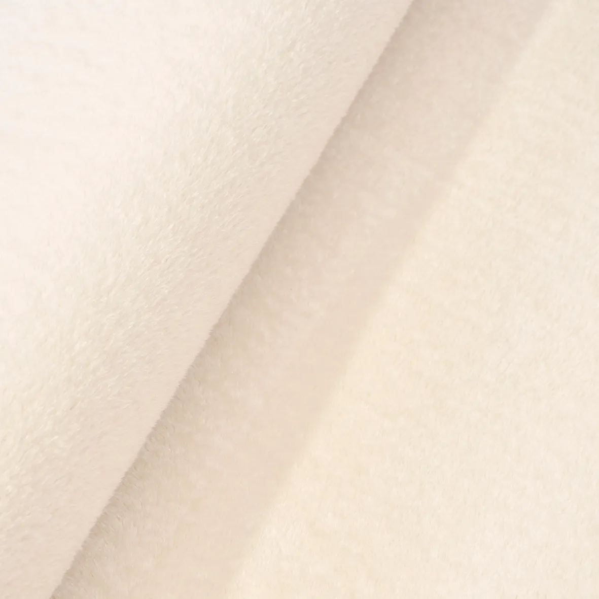 POLY Peluş Halı-Krem-  Salon-Mutfak-Antre-Oturma Odası-Yumuşak-Kaymaz Taban-Yıkanabilir–Modern-Uygun Fiyat