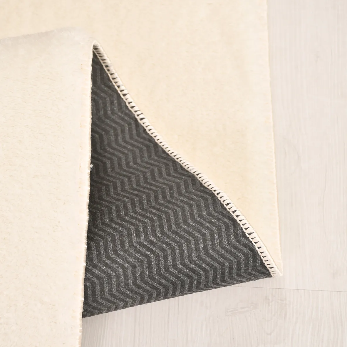 POLY Peluş Post Şeklinde Halı- Salon-Antre-Oturma Odası-Yumuşak-Kaymaz Taban-Yıkanabilir–Modern-Uygun Fiyat