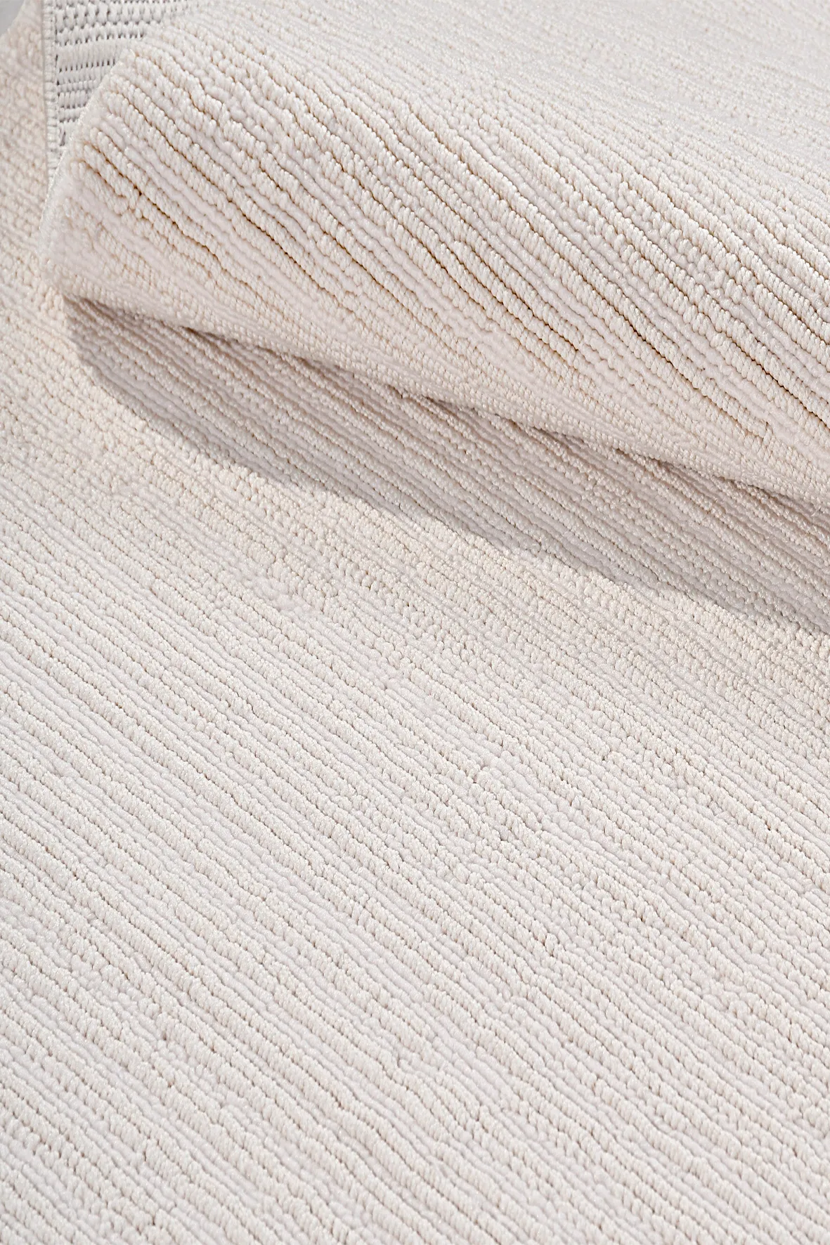 ROSA-Krem- Özel Ölçü- Oturma Odası, Koridor, Yatak Odası Halısı- Robot Süpürgeye Uyumlu-Kolay Temizlenebilir- Uygun Fiyat