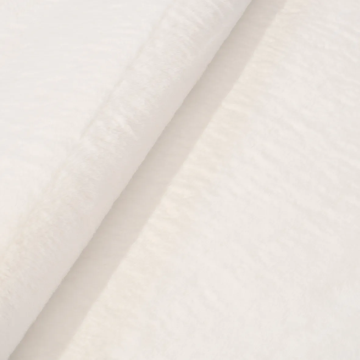 Tavşan Poly Peluş Halı -Beyaz- Yüksek Kalite-Ekstra Yumuşak - Kaymaz Özel Tabanlı - Özel Ölçü