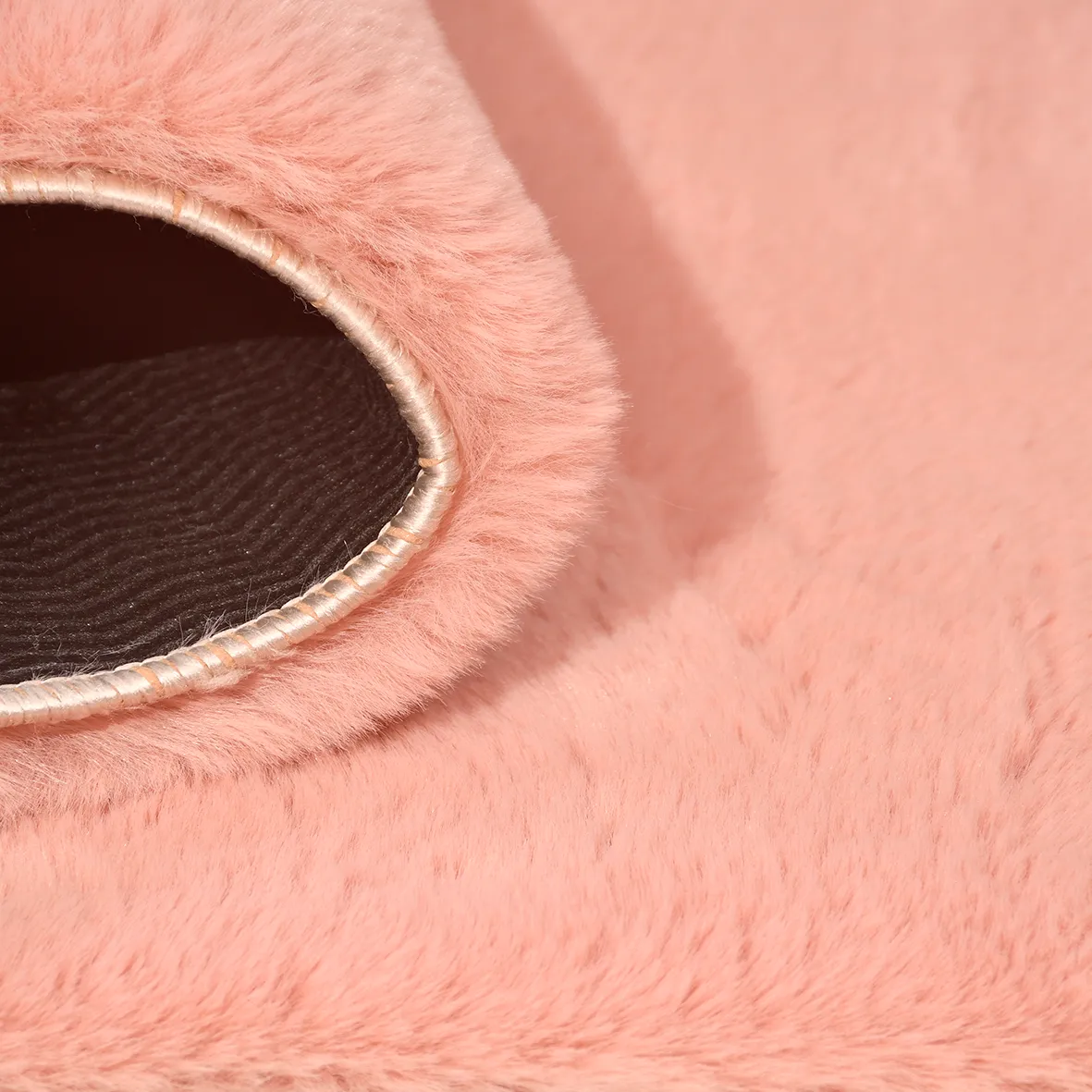 Tavşan Poly Peluş Halı - Rose -Yüksek Kalite-Ekstra Yumuşak - Kaymaz Özel Tabanlı - Özel Ölçü